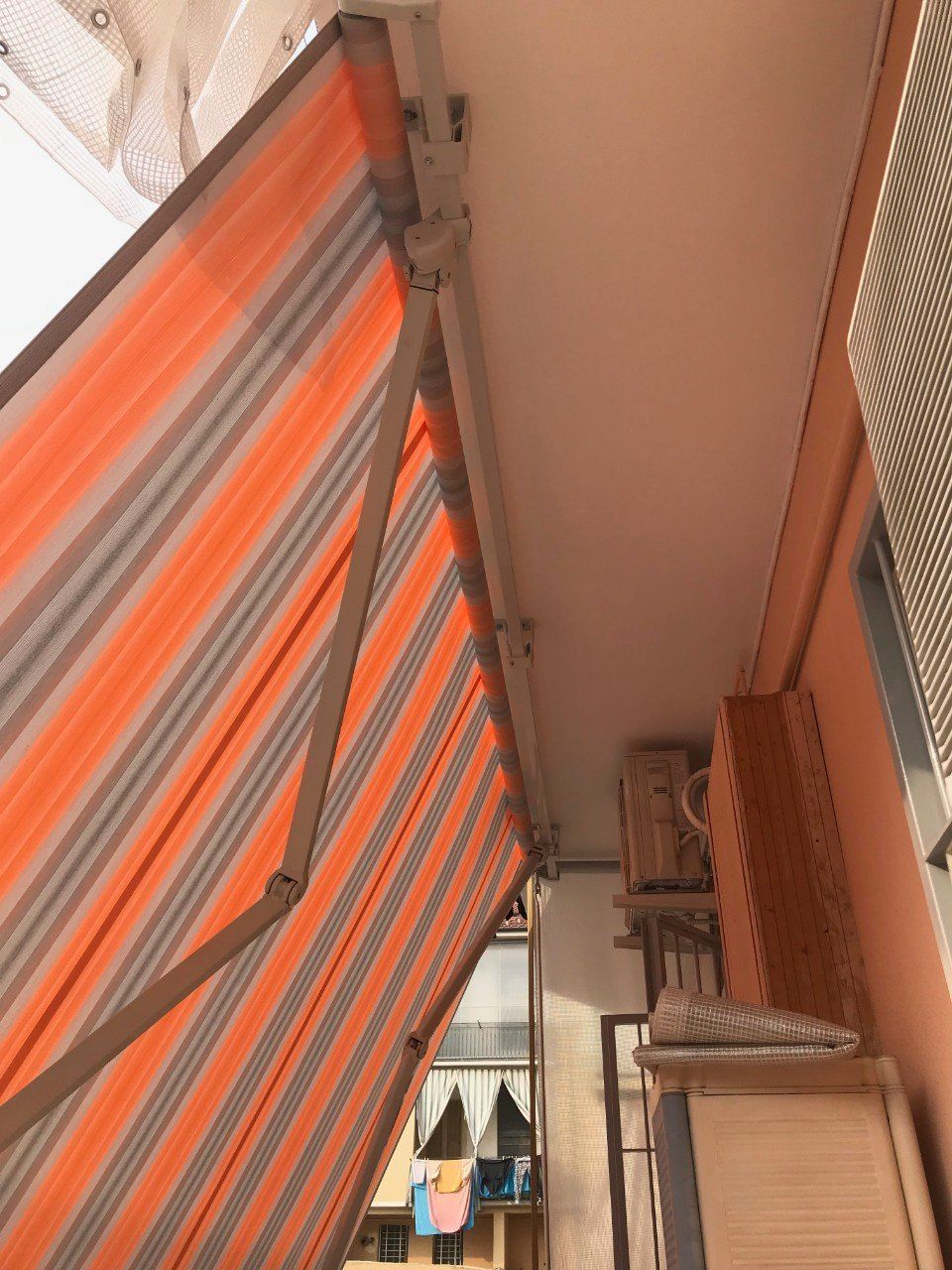 Tenda per terrazzo dal basso