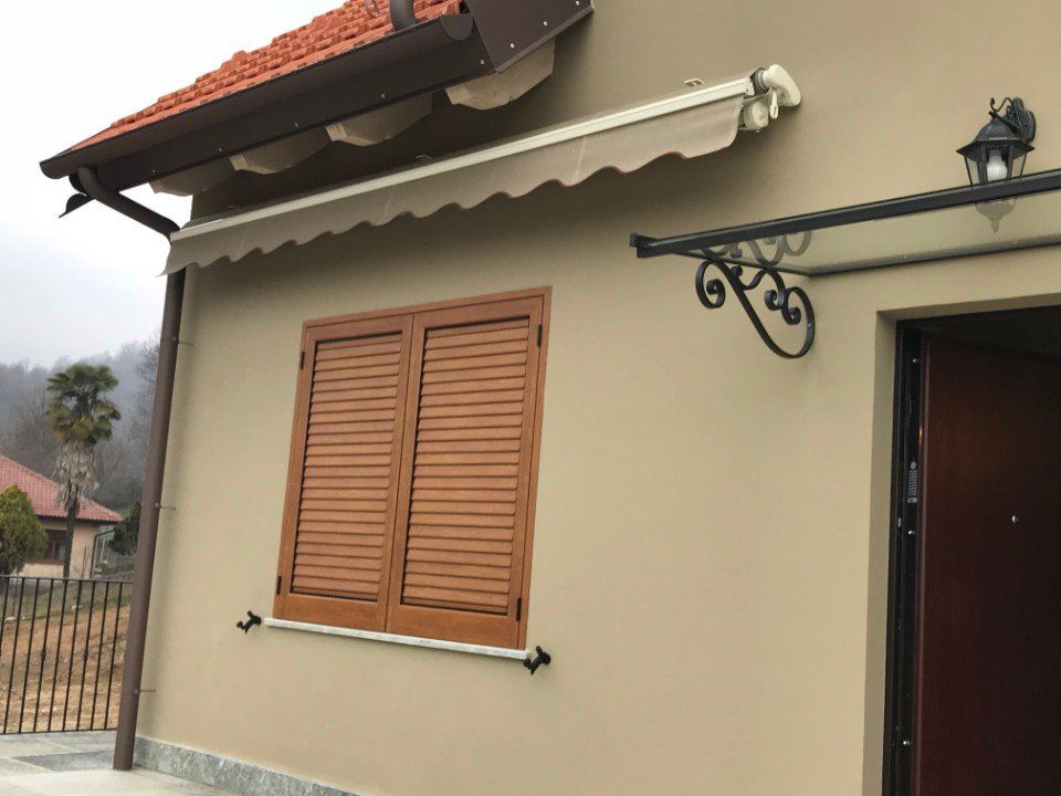 Tende per terrazzi arrotolate