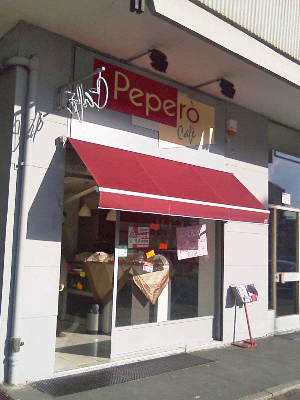 Tende alla pantalera rosse