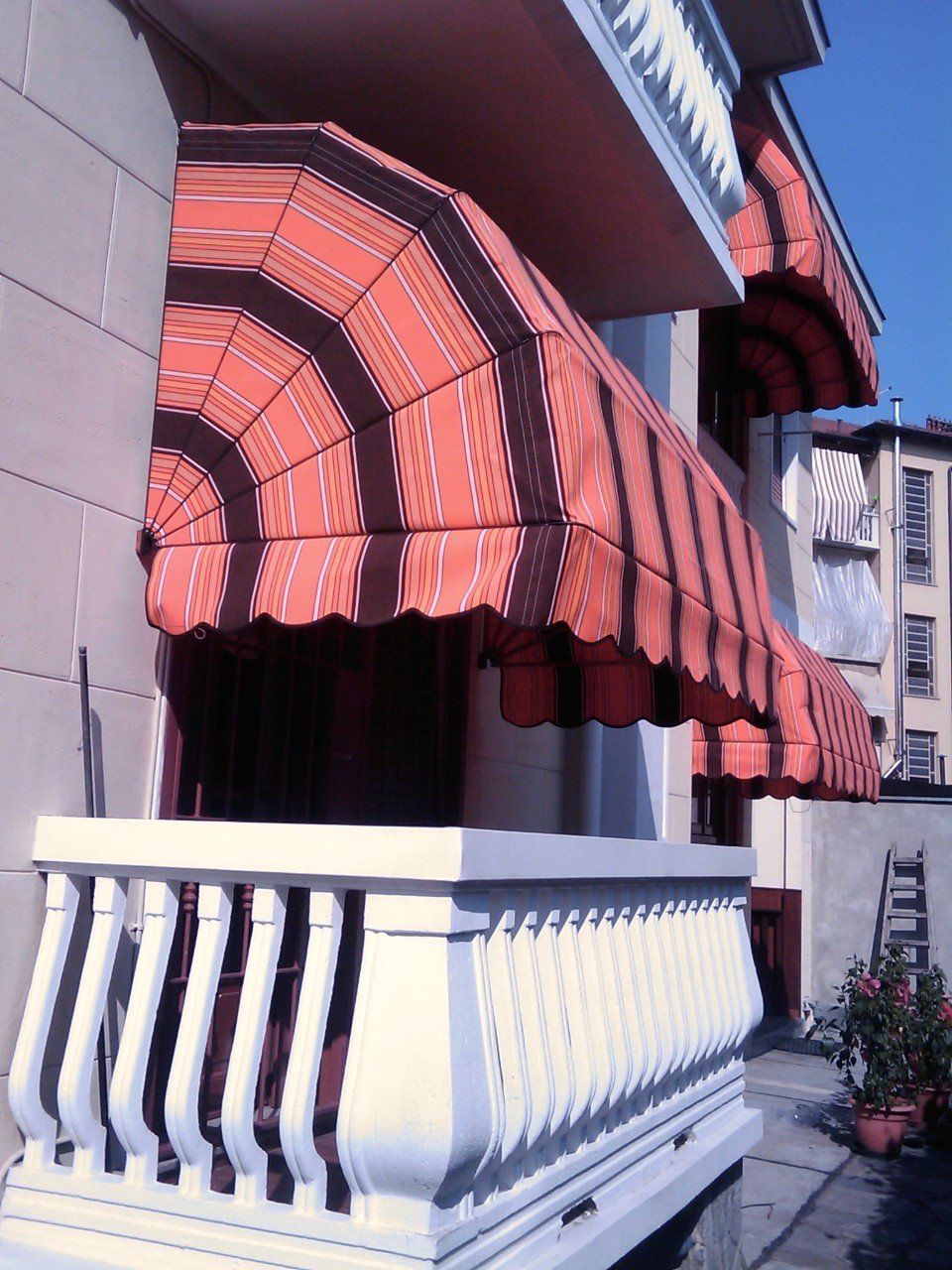 Tenda a capote a righe rosa