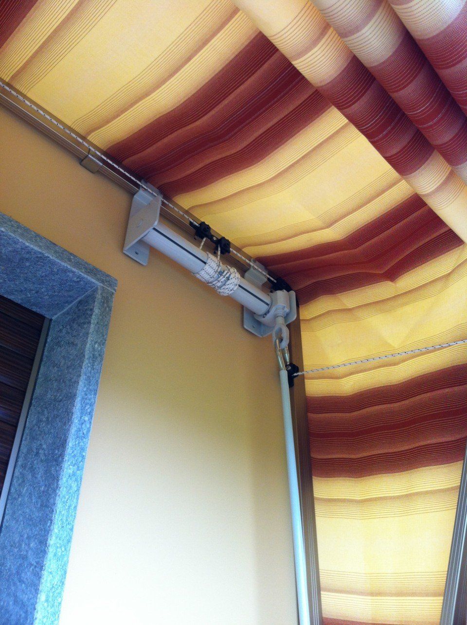 Motore di tende da sole a righe