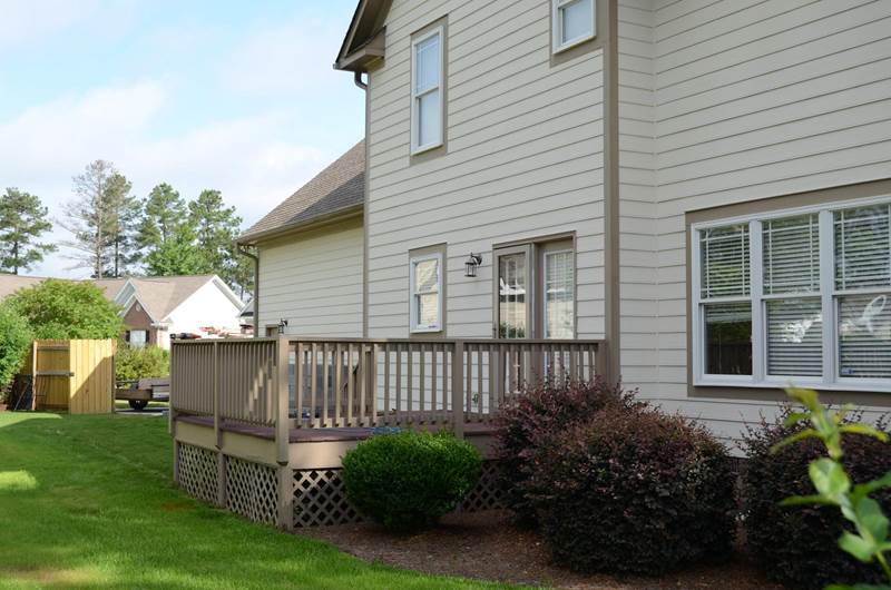deck with lattice covering bottom