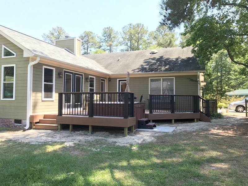 side view of deck with jacuzzi