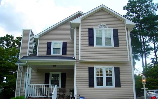 House with Vinyl Siding in beige | Siding Contractor | Fayetteville, NC