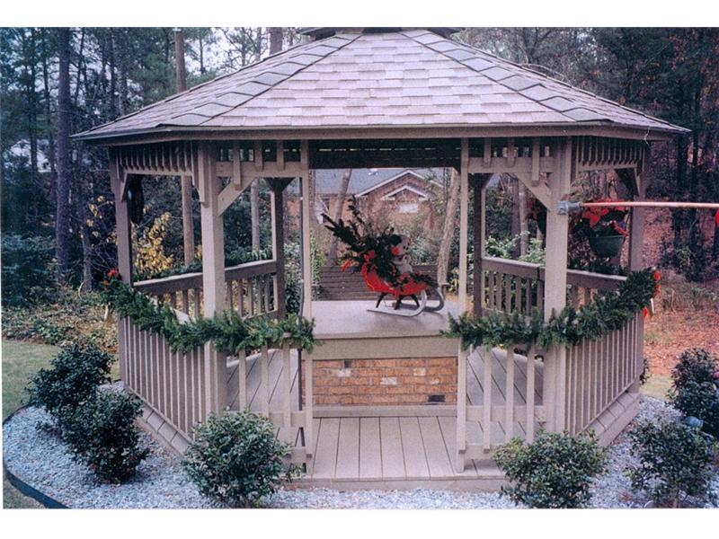 gazebo with christmas decorations
