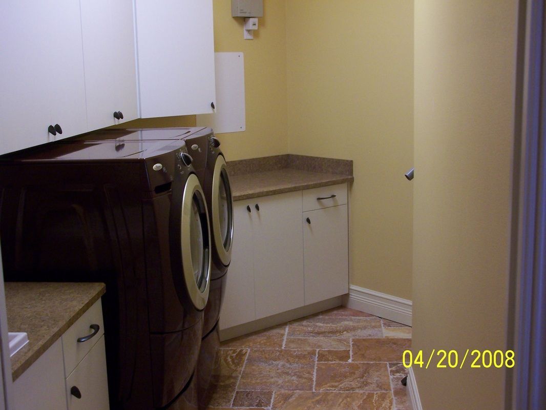 A photo of a laundry room was taken on 04/20/2008