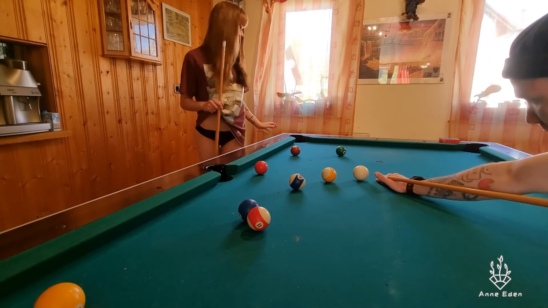 Anne Eden auf dem Billiardtisch gefickt