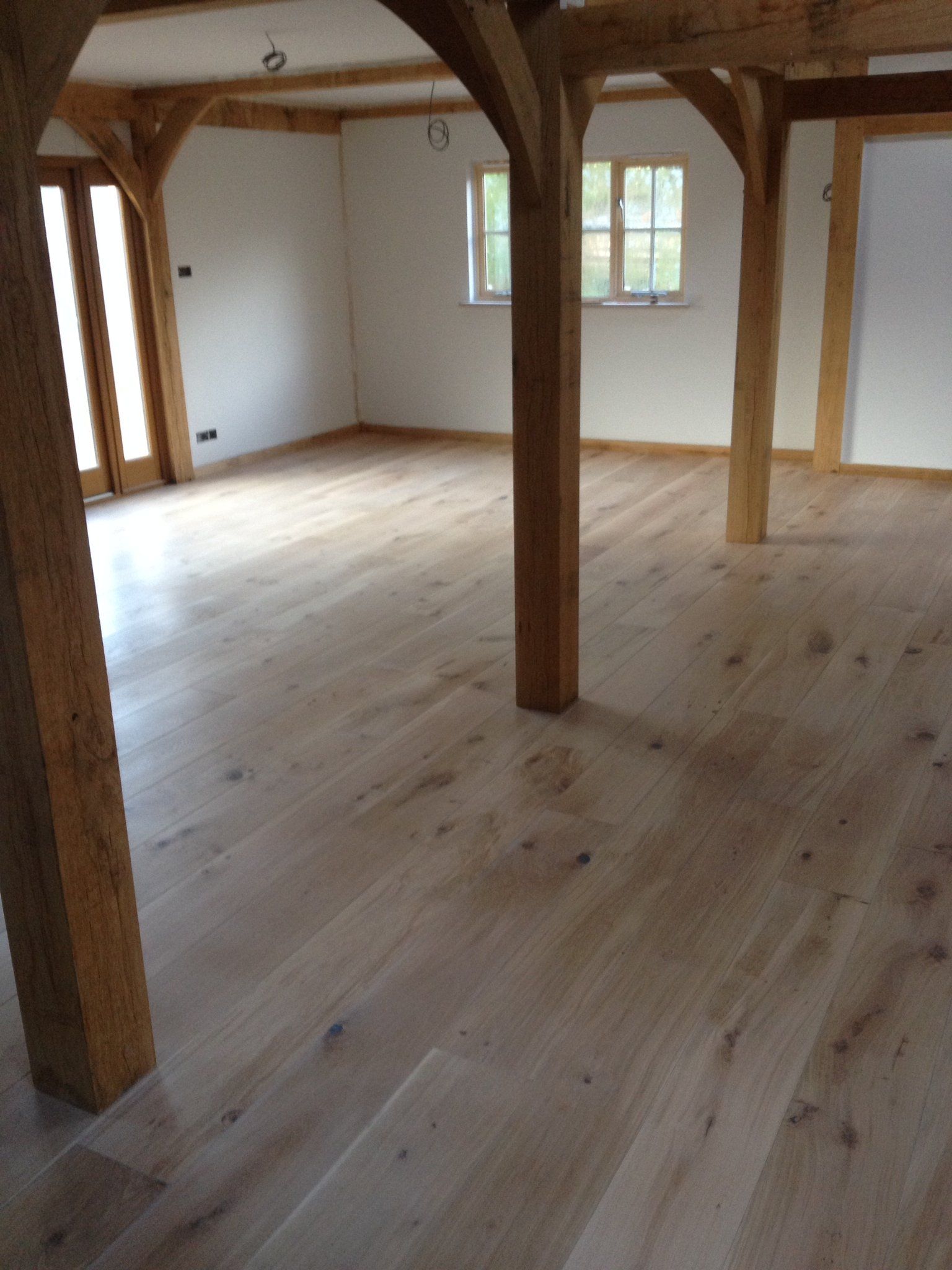 Eiger Grande EG104, Wide plank oak flooring