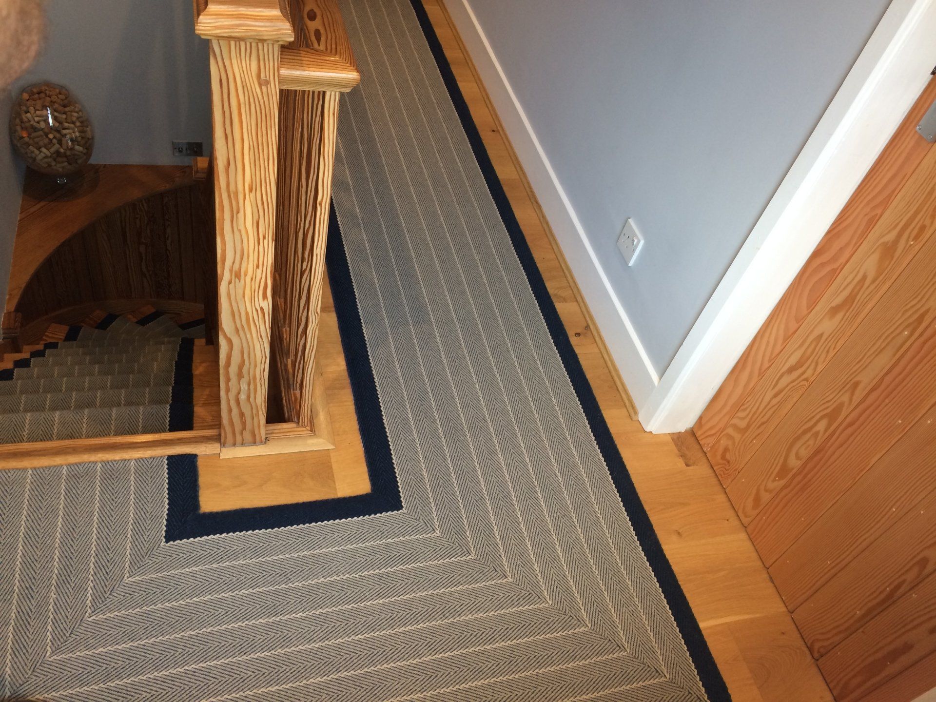 Roger Oates Landing Runner, Dart Midnight