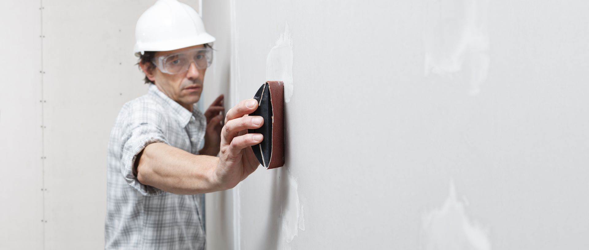 Man Installing Stucco