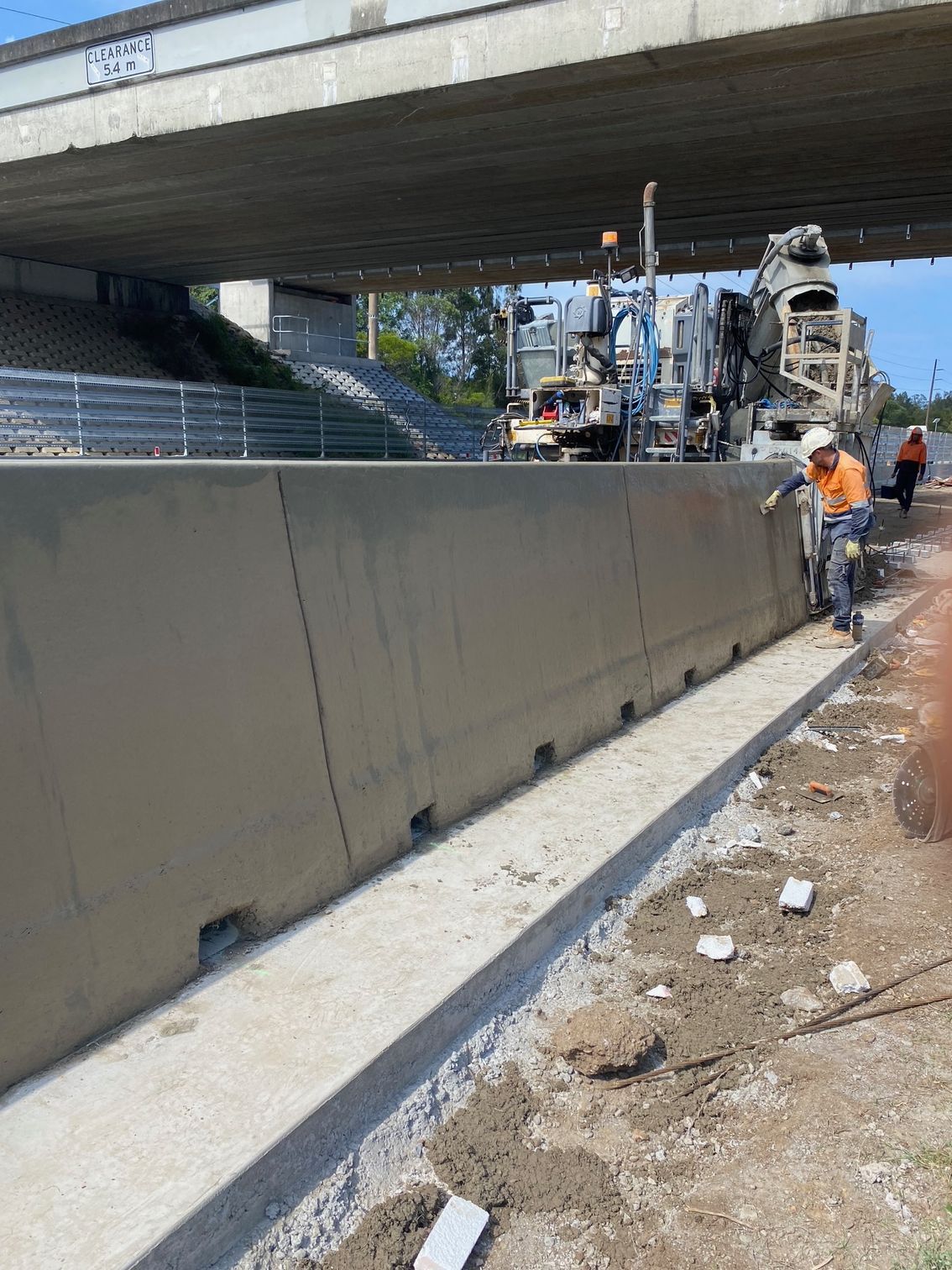 Concrete barrier walls