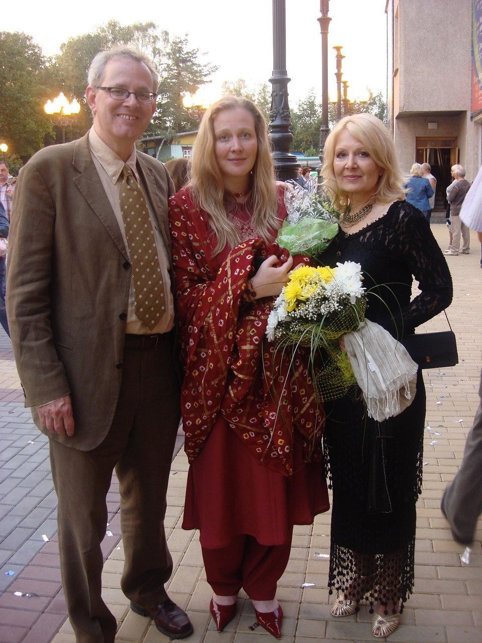 Thom Palmen and festival attendees