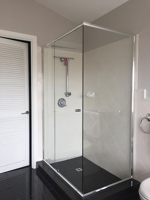 Shower Screen On A White Bathroom - Install a New Shower Screen on the Gold Coast, QLD