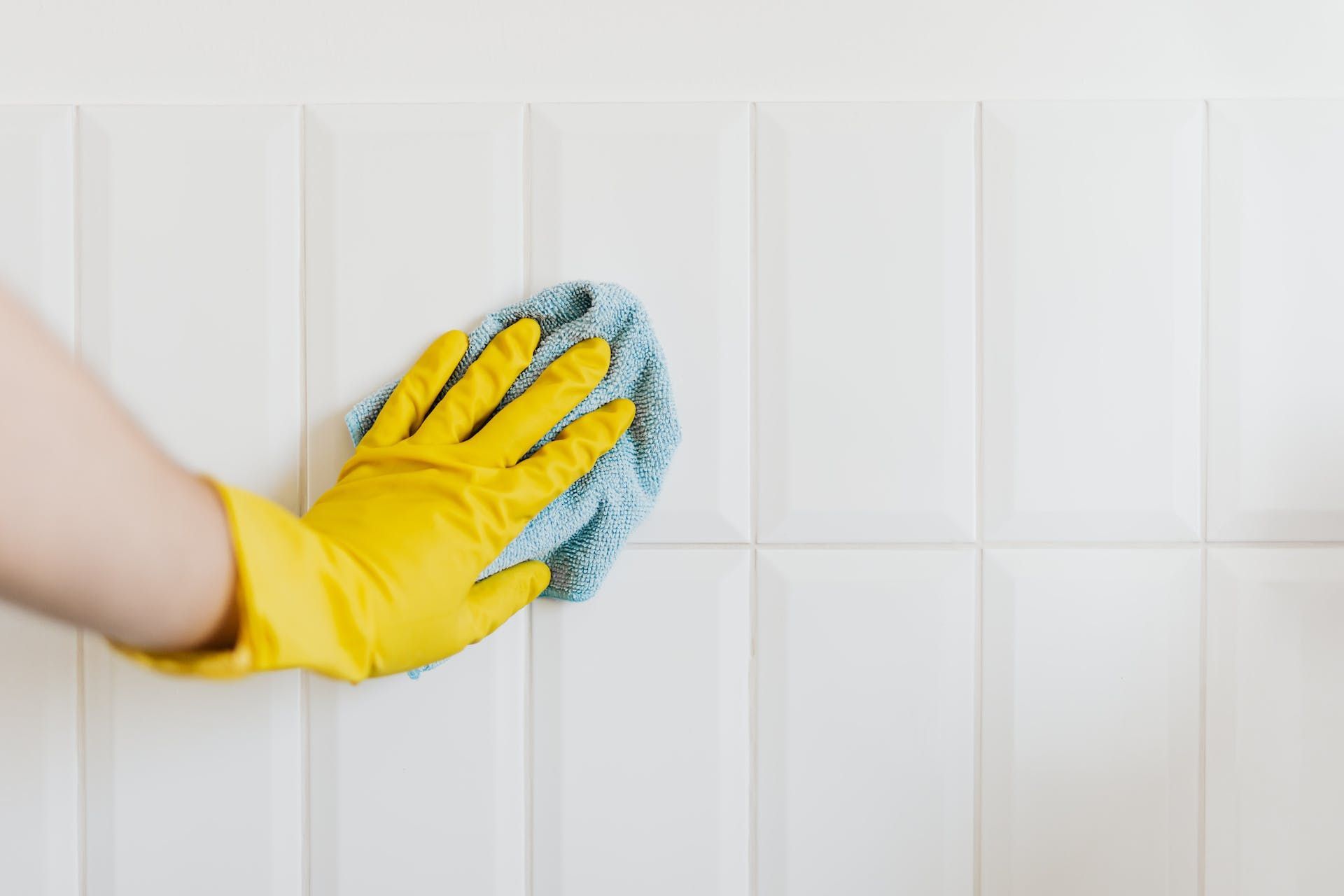 how to keep tile and grout clean