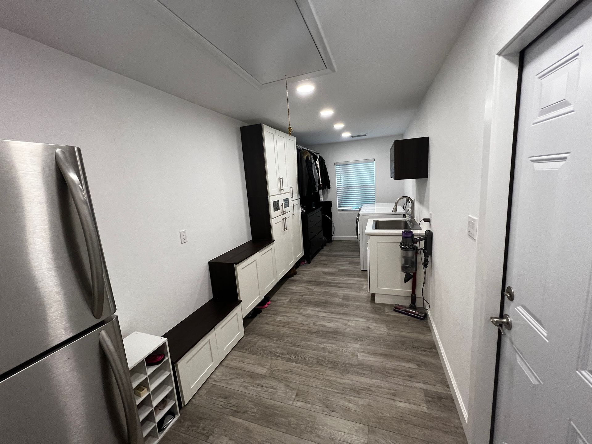 Laundry room by RIM Express