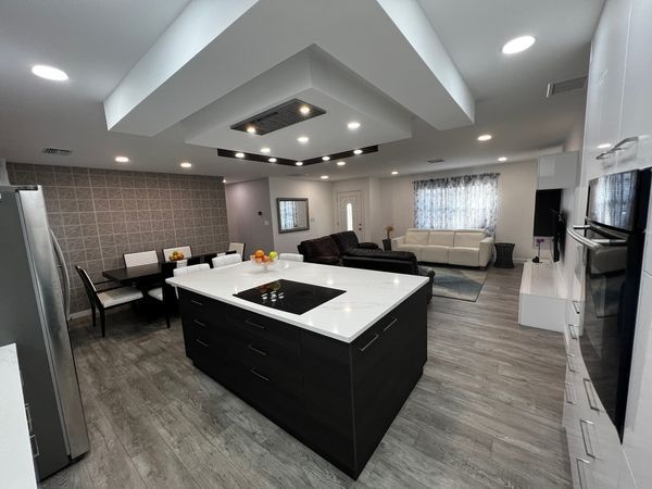 Kitchen island by RIM Express