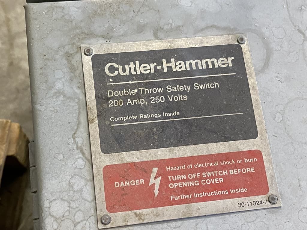 A label for a cutler hammer double throw safety switch