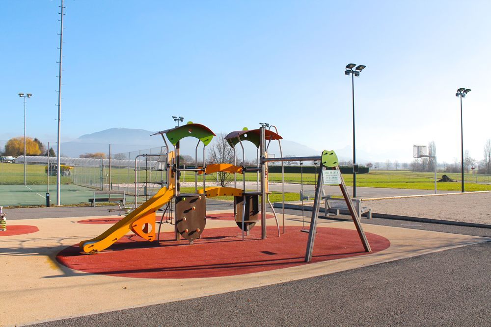 préau et jeux pour enfants