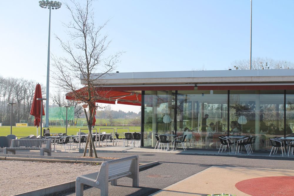 restaurant le rouelbeau baies vitrées