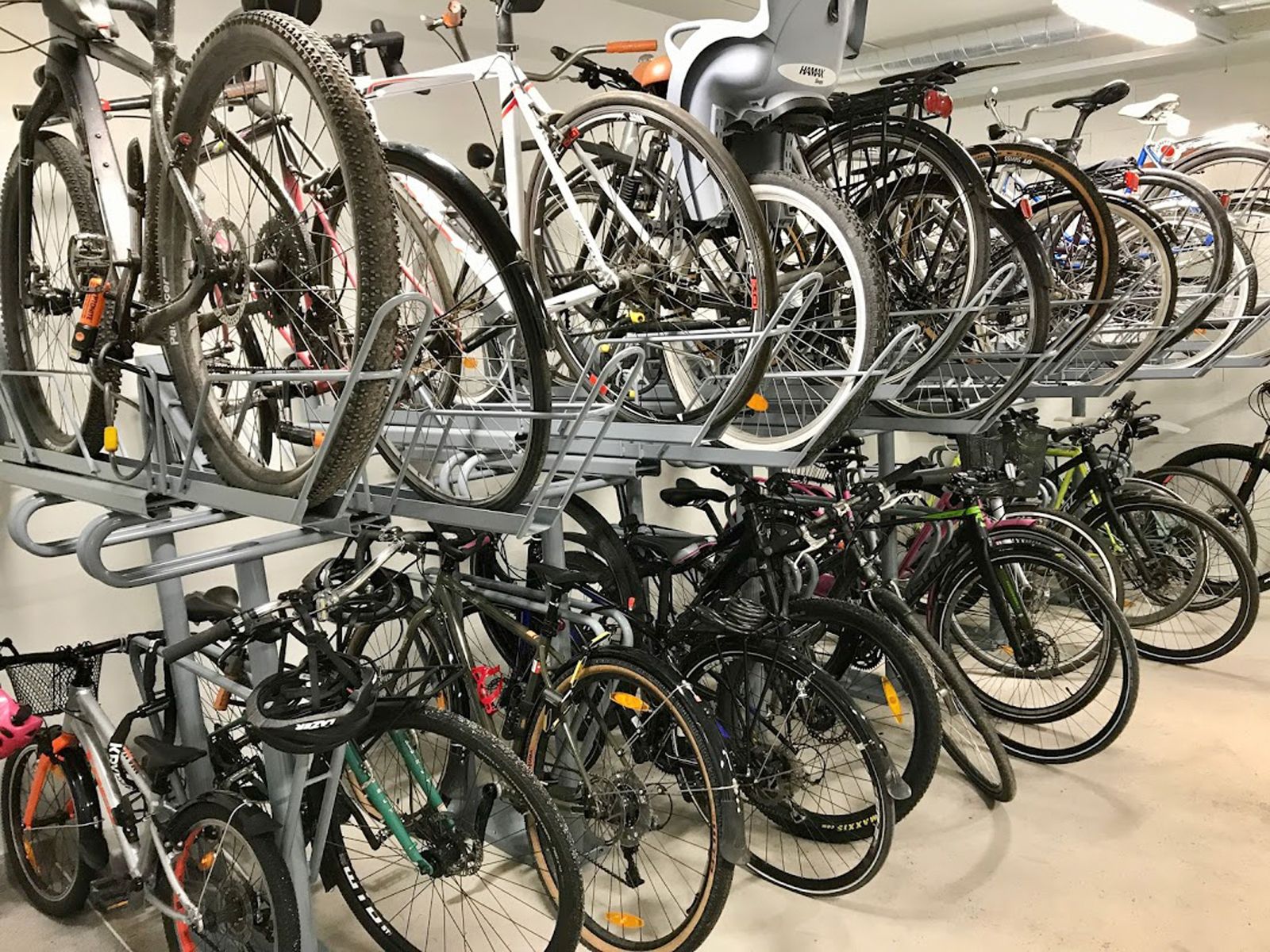 Kerrosteline DD-4 pyöräteline