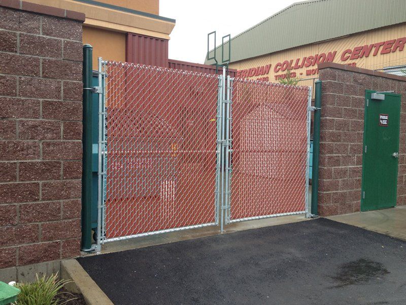 Red Chain Gate — Auburn, WA — Rainier Fencing & Decking