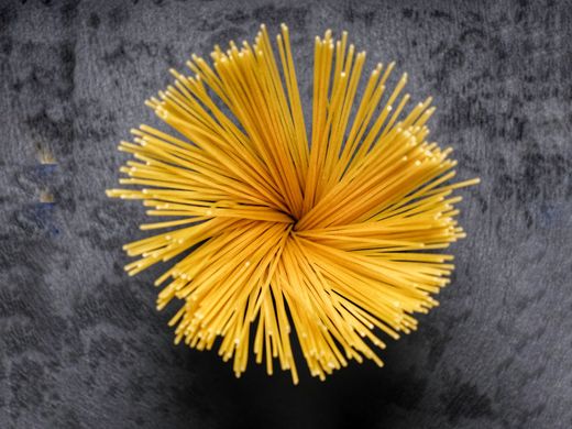 Porzione di Spaghetti artigianali Valdoro, pasta secca trafilata al bronzo.