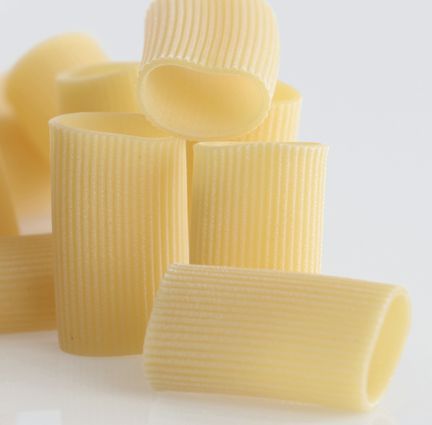 Primo piano di Paccheri, una tipologia di pasta secca trafilata al bronzo Valdoro.