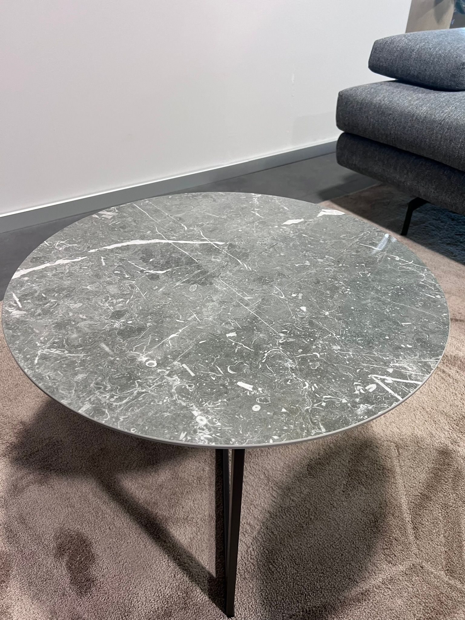 Immagine del tavolino Joy di Tomasella, visionabile presso Arredamenti Capelli