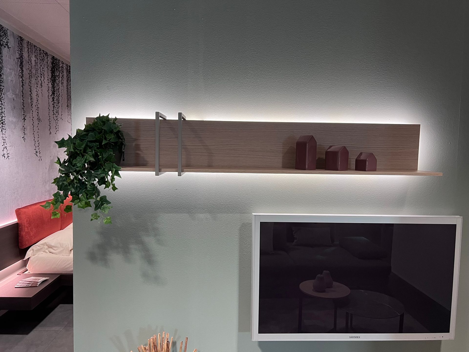 Immagine di un Living Ring di Tomasella, nelle finiture beige arena, rovere sabbia e madreperla