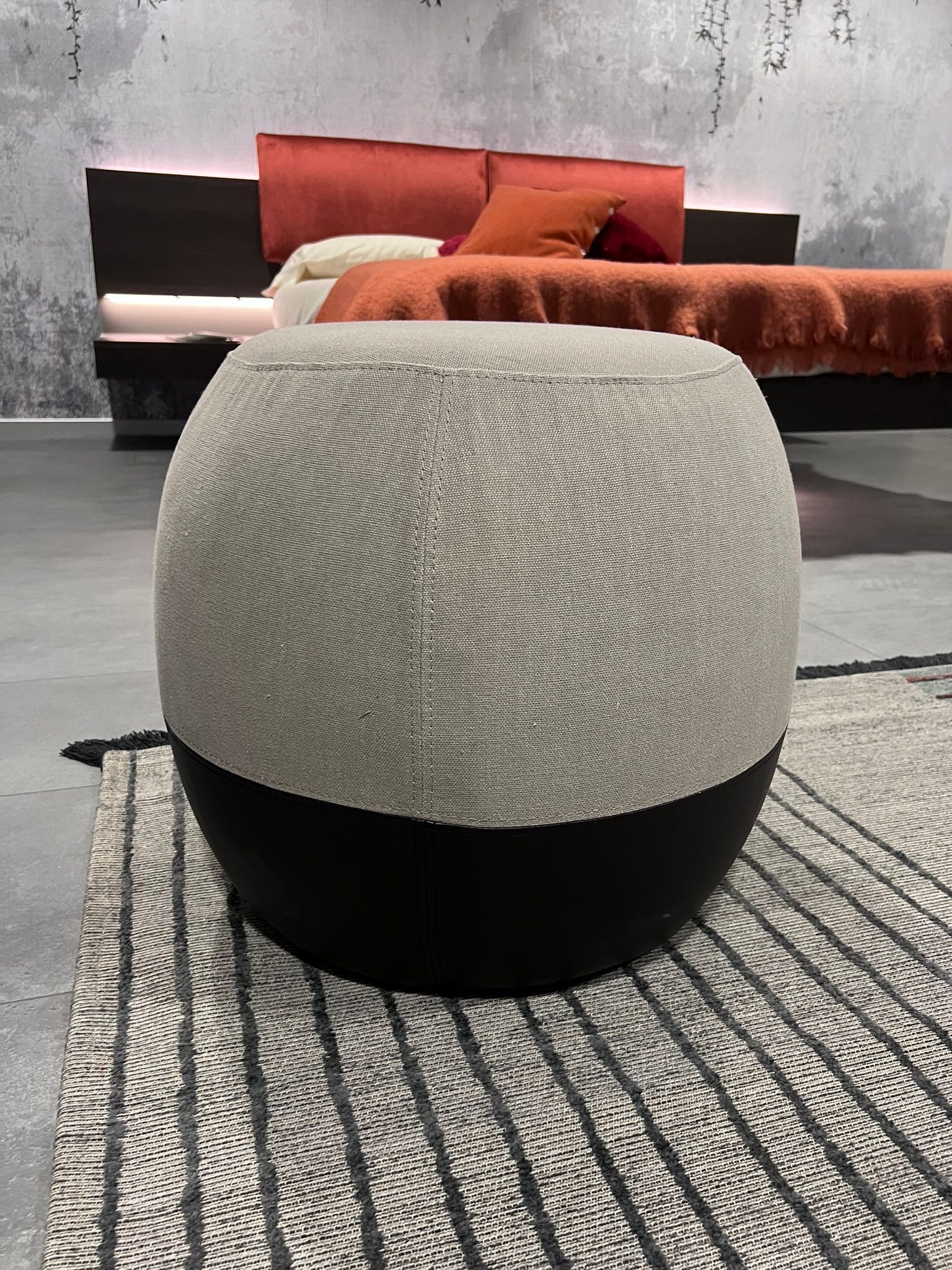Immagine del pouf Barrique di Tomasella, visionabile presso Arredamenti Capelli