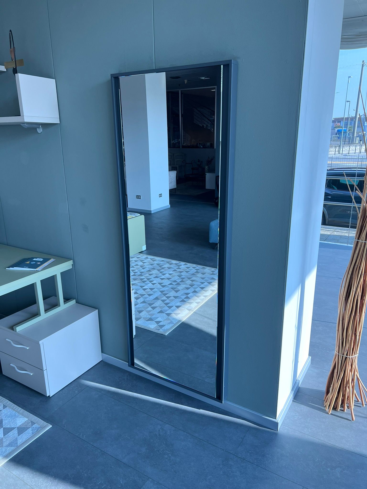 Immagine della Specchiera Vip di Tomasella, esposta presso Arredamenti Capelli