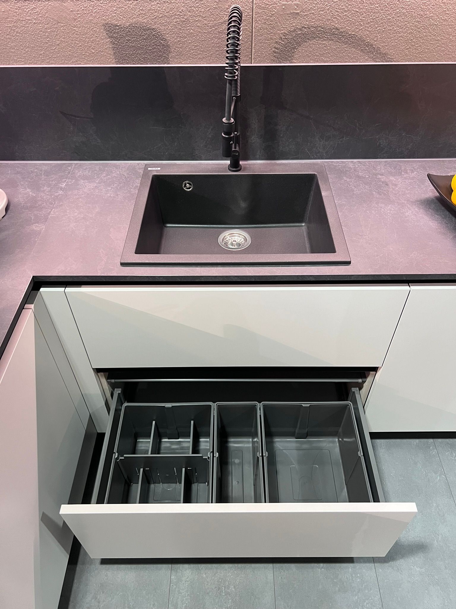 Immagine della cucina Liberamente di Scavolini, esposta presso Arredamenti Capelli