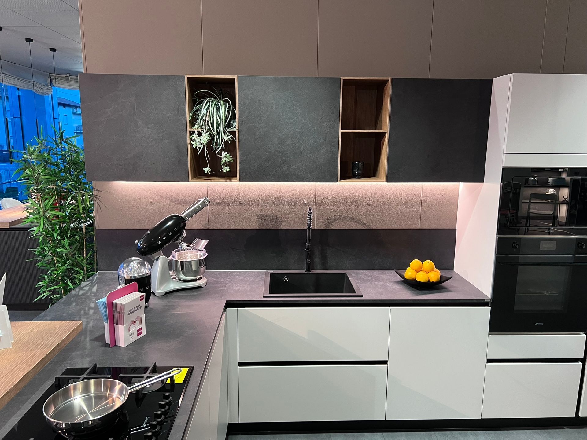 Immagine della cucina Liberamente di Scavolini, esposta presso Arredamenti Capelli