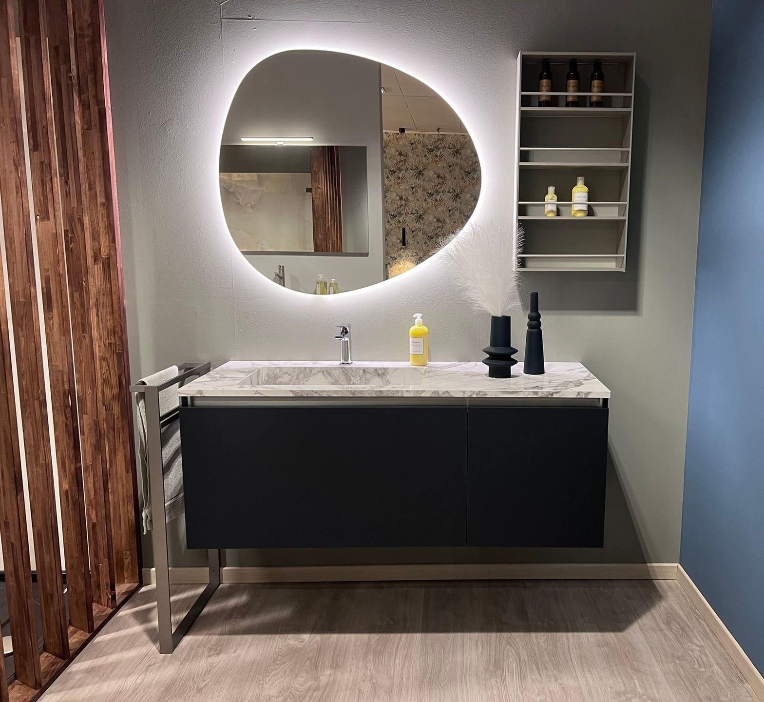 Immagine del bagno Lido di Scavolini, esposto presso Arredamenti Capelli