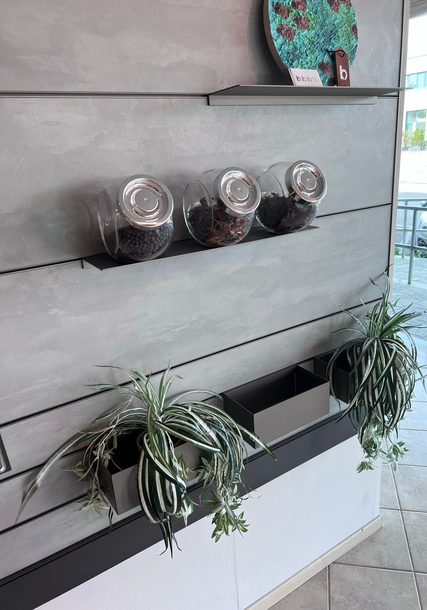 Immagine della Boiserie Line System di Scavolini, esposta presso Arredamenti Capelli