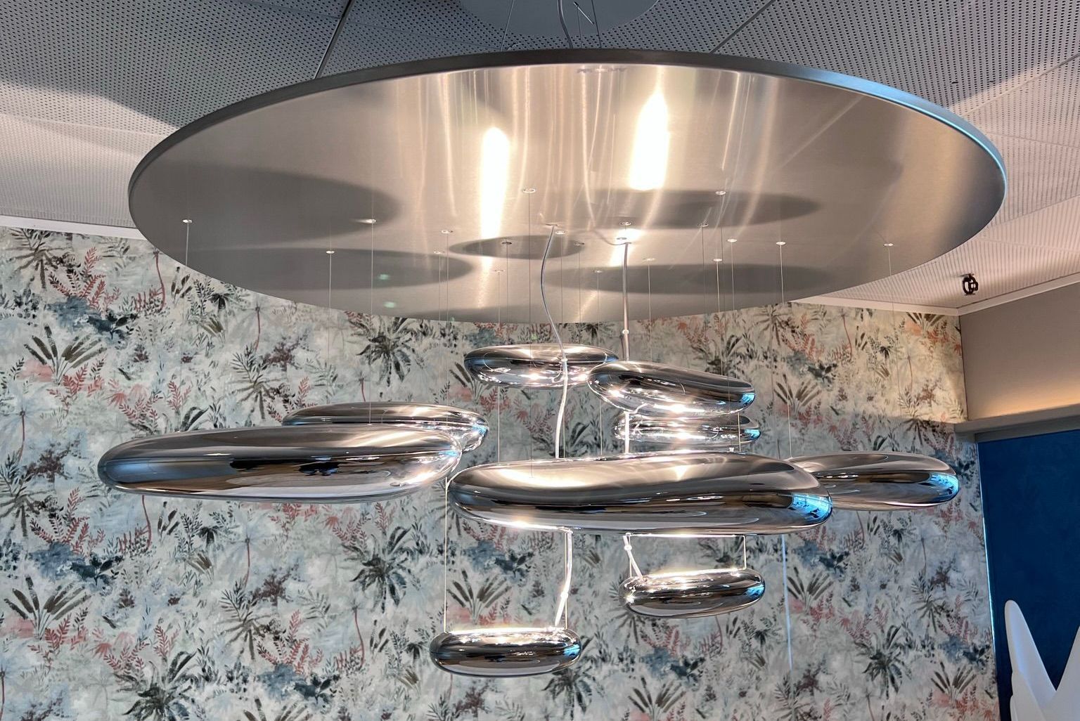 Immagine della lampada Mercury di Artemide, esposta presso Arredamenti Capelli