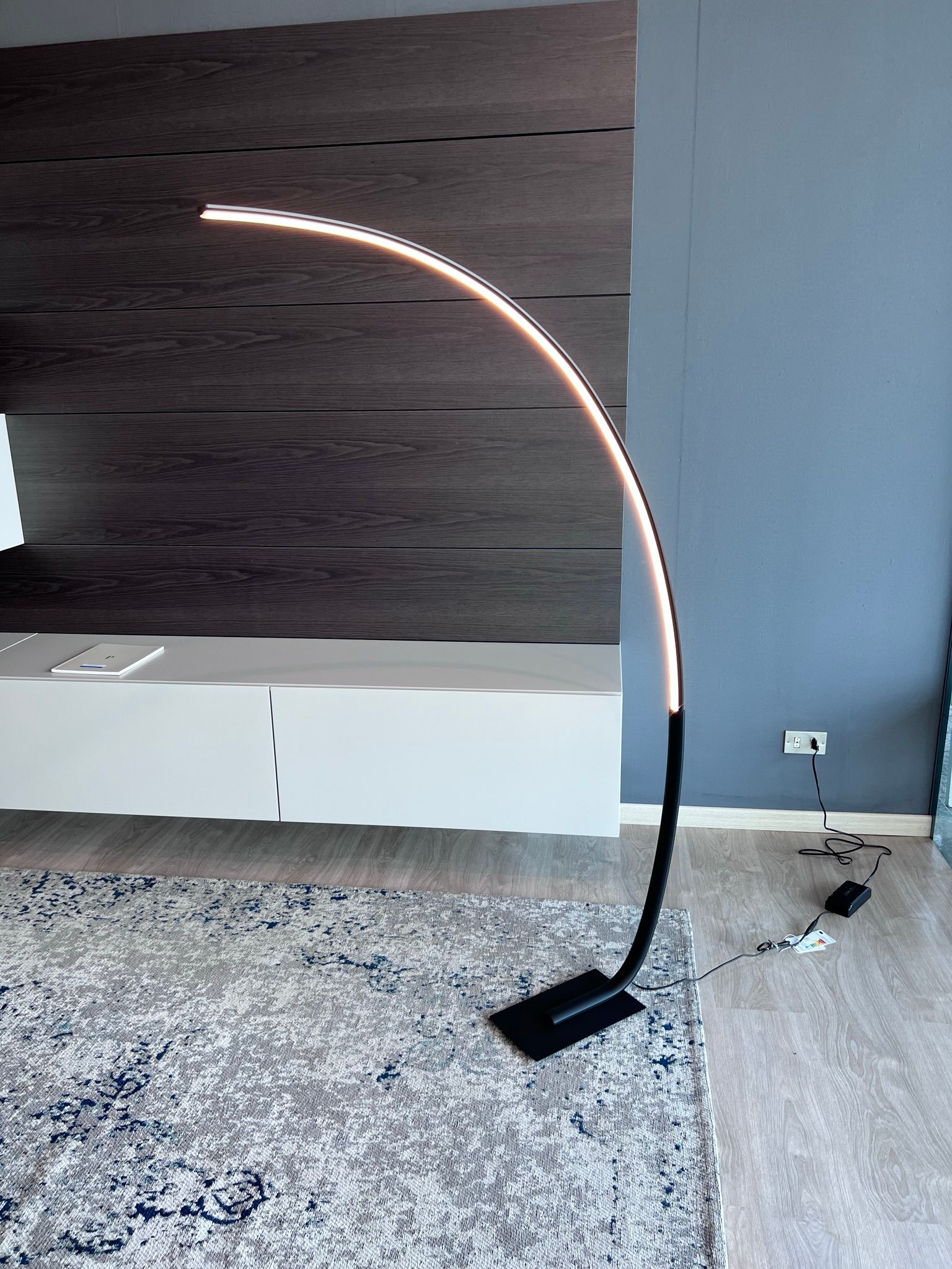 Immagine della lampada Kirkas di Rossini Illuminazione, esposta presso Arredamenti Capelli