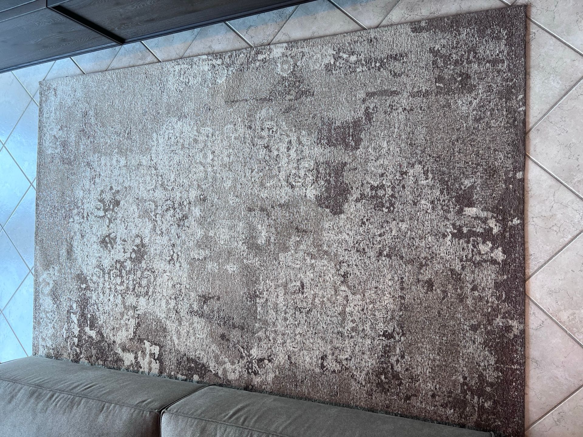 Immagine del tappeto Sigal di Colombini, esposto presso Arredamenti Capelli