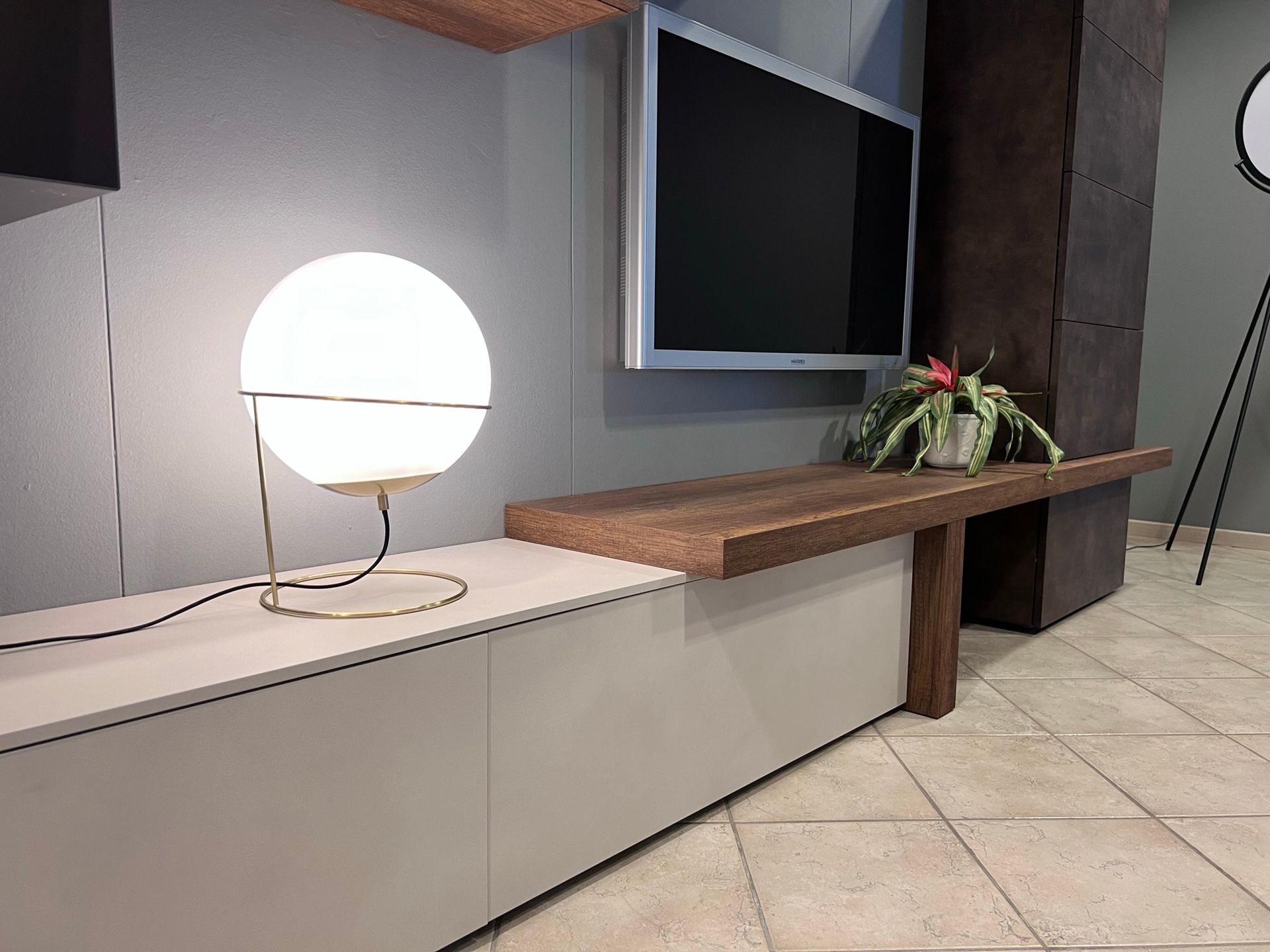 Immagine della lampada Artù di Colombini, visionabile presso Arredamenti Capelli