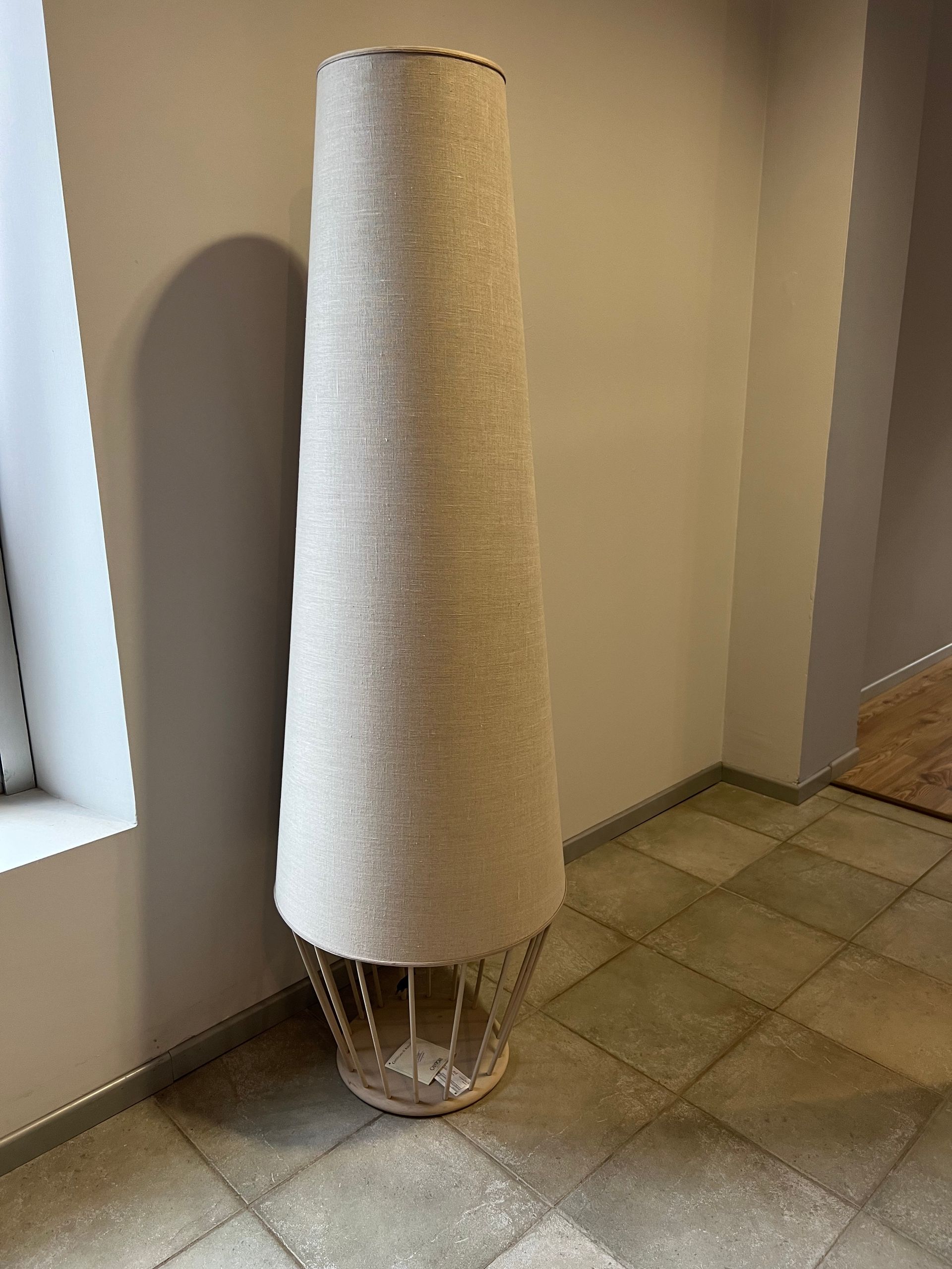 Immagine della lampada Sofia di Cantori, esposta presso Arredamenti Capelli