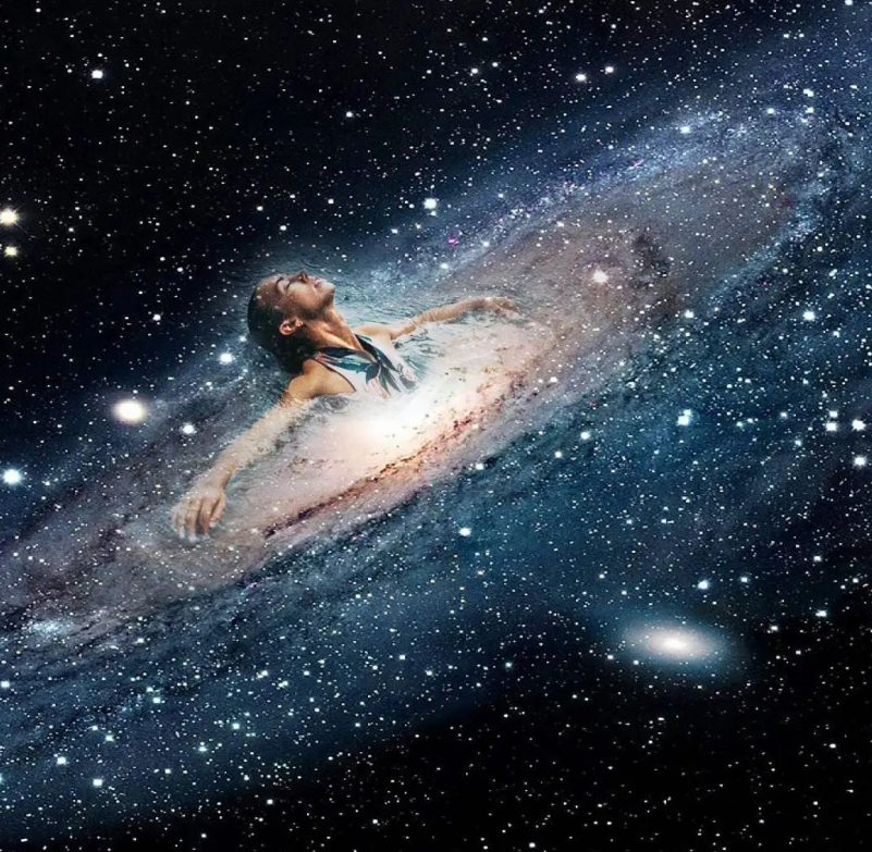 collage, donna fa il bagno immersa in un buco nero nello spazio