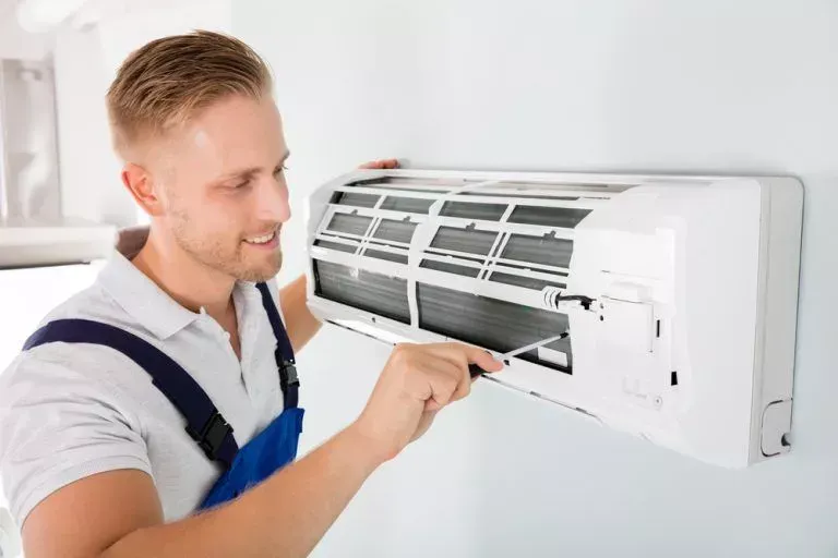 can you clean air conditioner with water