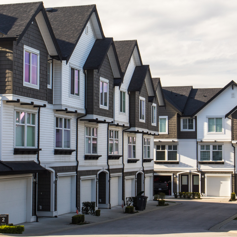 Selling your townhome? We're interested! Receive a fair cash offer and simplify your townhome sale process with us.