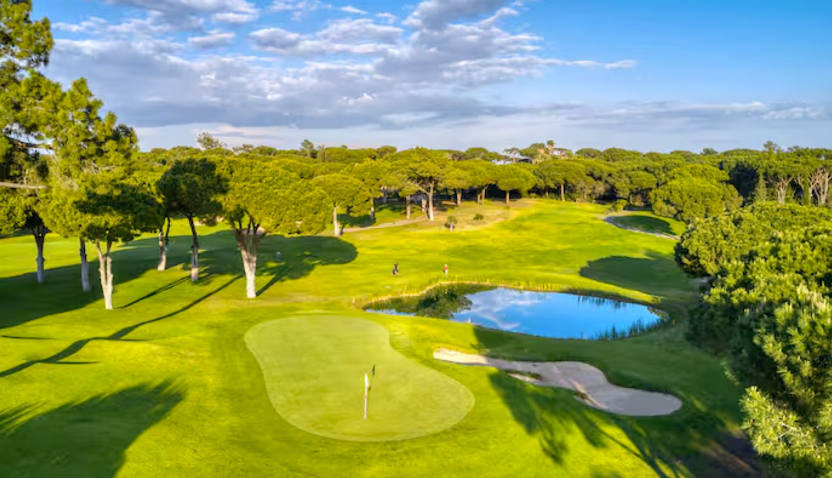 COUPLE'S GOLF GETAWAY