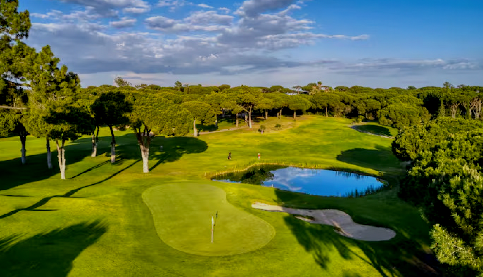 COUPLE'S GOLF GETAWAY