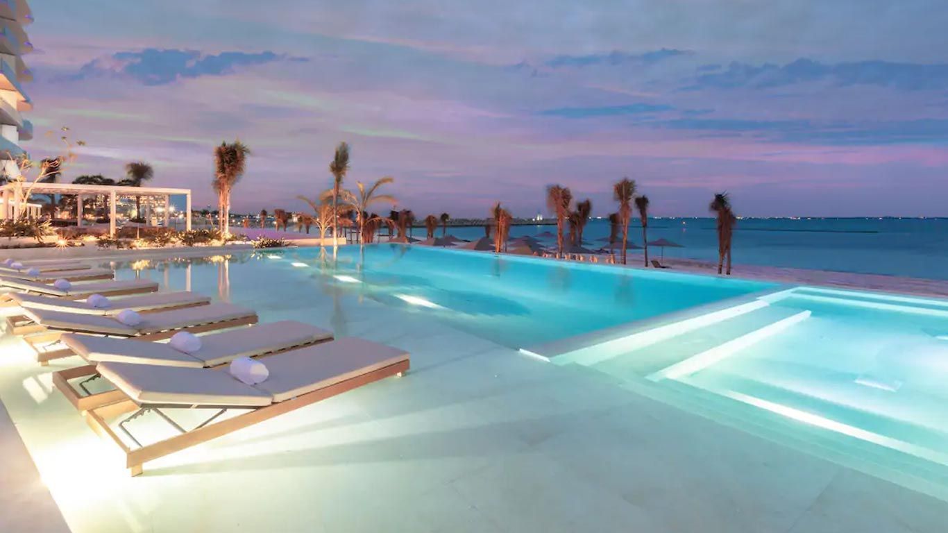 SLS Cancun Hotel & Residences