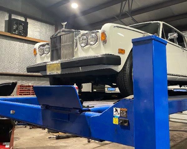 Main Auto Gallery Image