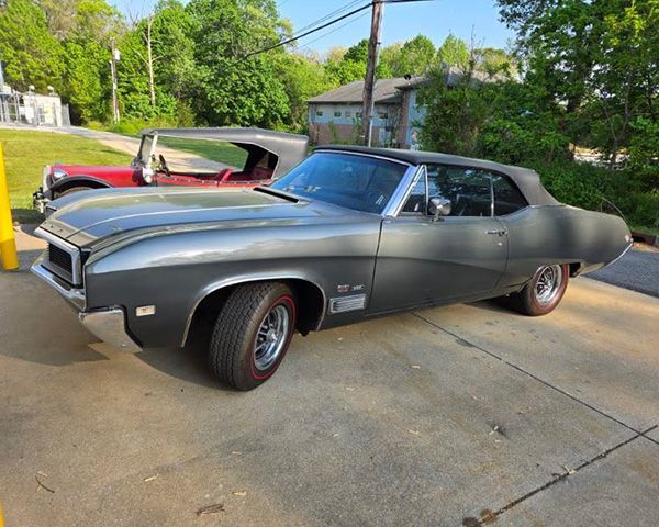 Main Auto Gallery Image