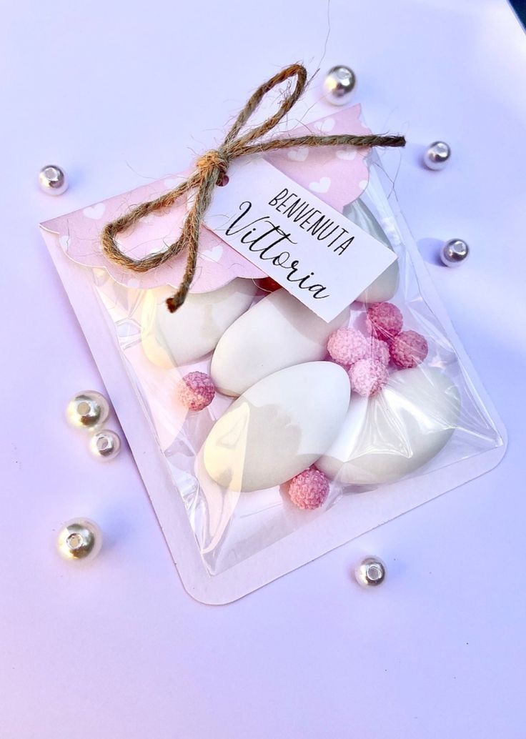 segnaposto e confettate