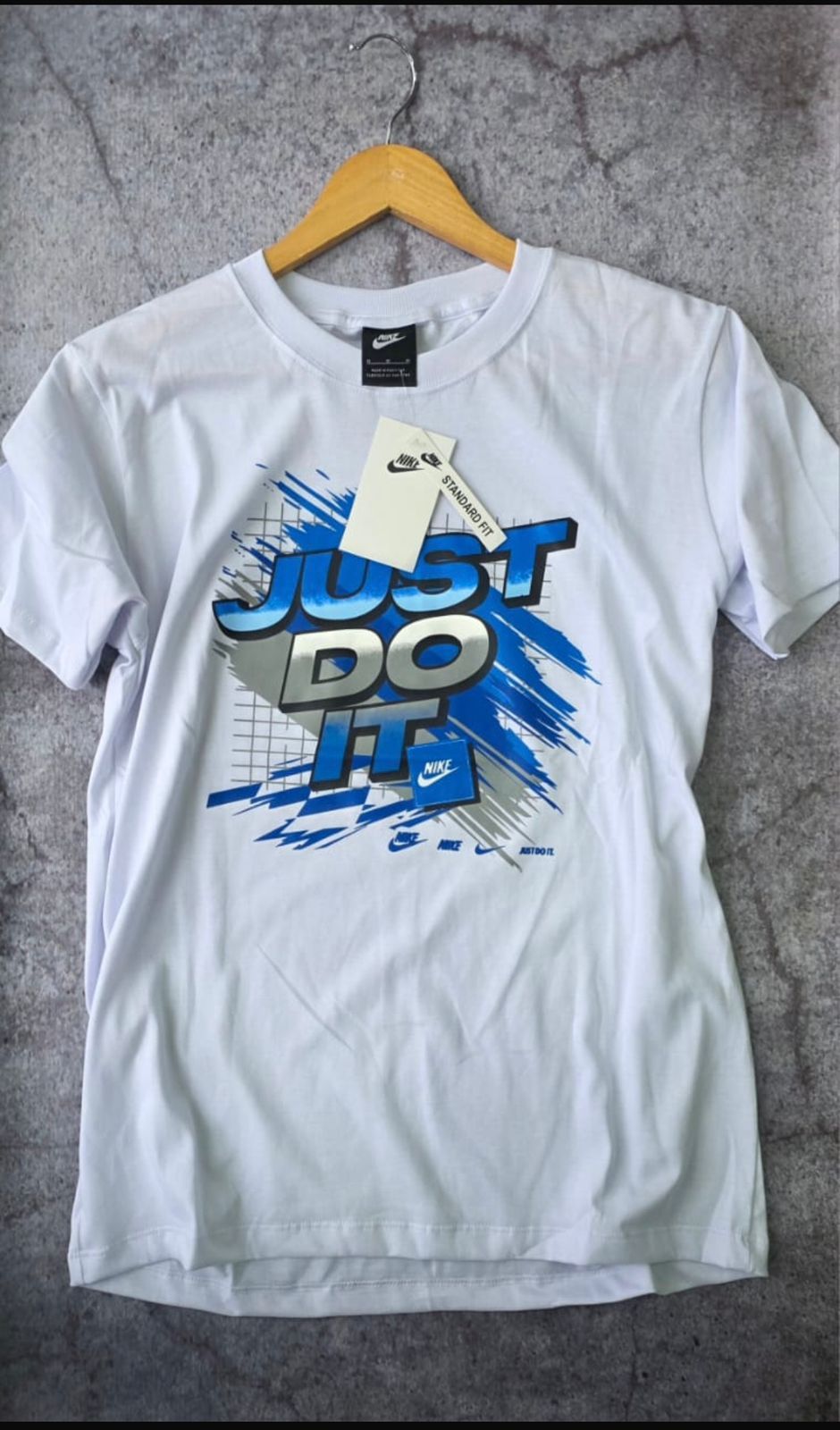 Camiseta gráfica negra 